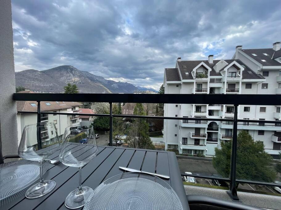 Le Mont-Veyrier, Parking Et Vue Leilighet Annecy Eksteriør bilde